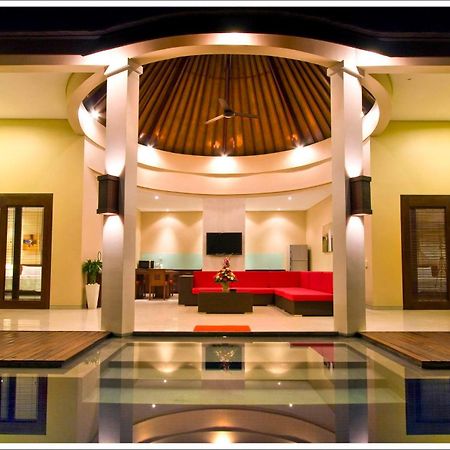 Oval Villa Bali Seminyak Extérieur photo