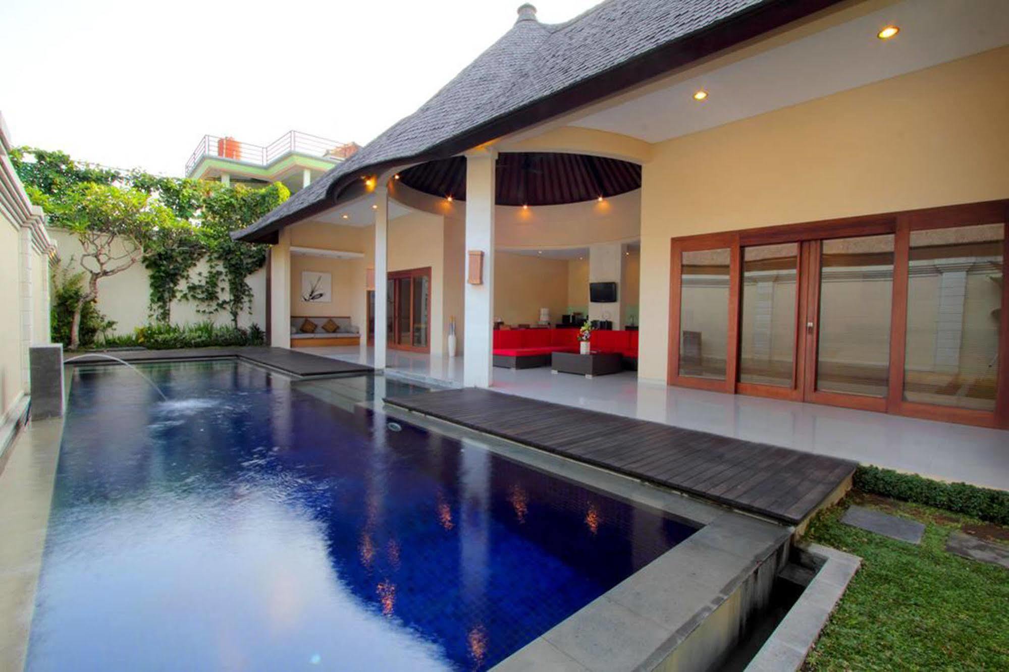 Oval Villa Bali Seminyak Extérieur photo