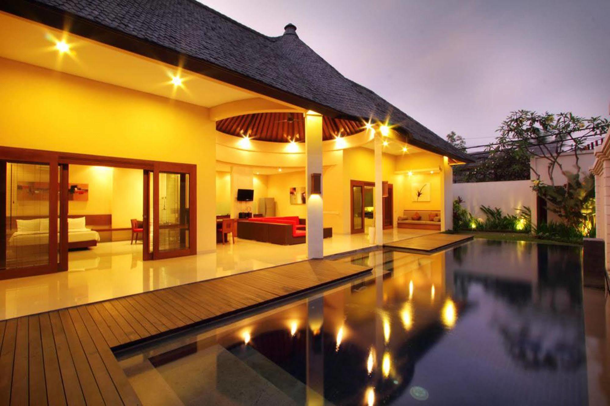 Oval Villa Bali Seminyak Extérieur photo